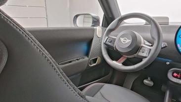 Mini Cooper SE JCW — photo 22