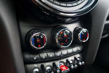 Mini Hatch Cooper S — photo 27