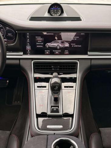 Porsche Panamera II GTS — photo 35