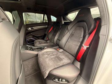 Porsche Panamera II GTS — photo 40