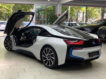BMW I8 — photo 4