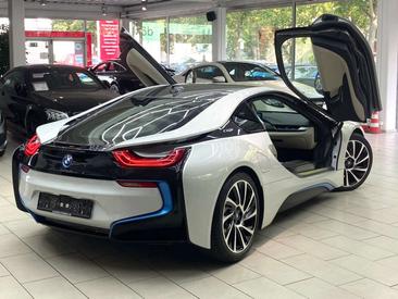 BMW I8 — photo 7