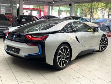 BMW I8 — photo 11