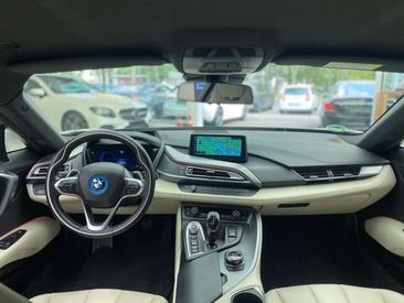BMW I8 — photo 16