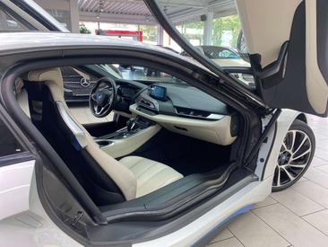 BMW I8 — photo 17