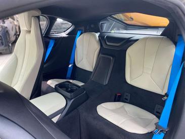 BMW I8 — photo 19