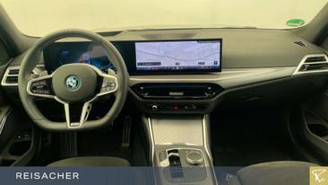 BMW 330 M Sport 330e — photo 5