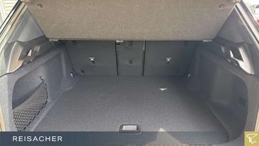BMW iX3 50 XDrive — photo 10