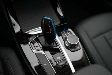 BMW iX3 — photo 16