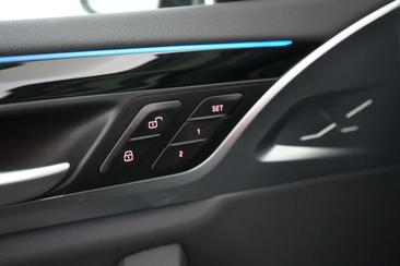 BMW iX3 — photo 25