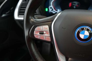 BMW iX3 — photo 29