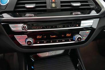 BMW iX3 — photo 30