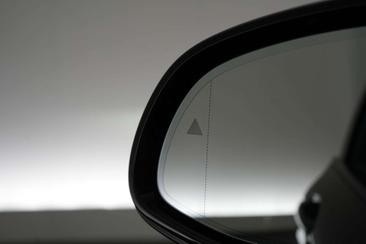 BMW iX3 — photo 36