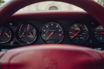 Porsche 993 Carrera — photo 8