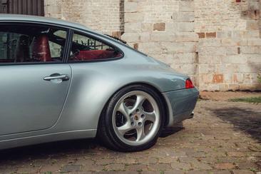 Porsche 993 Carrera — photo 19