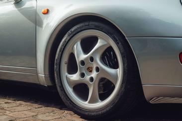 Porsche 993 Carrera — photo 29