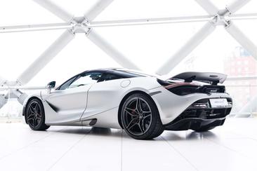 McLaren 720S — photo 2