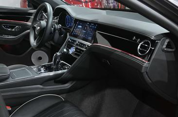 Bentley Flying Spur Hybrid Mulliner — photo 4