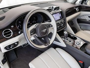 Bentley Bentayga V8 First Edition — photo 6