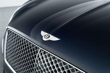 Bentley Continental GT V8 — photo 11