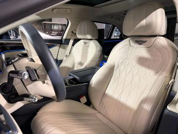 Bentley Flying Spur V8 — photo 9