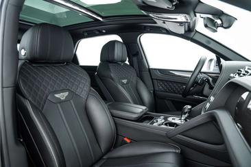 Bentley Bentayga Hybrid — photo 8
