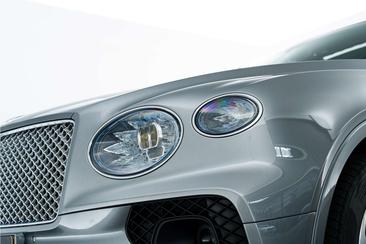 Bentley Bentayga Hybrid — photo 12