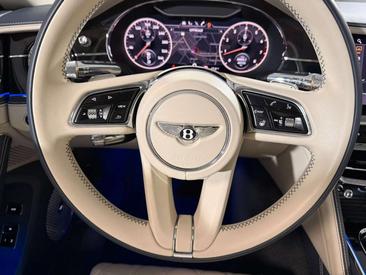 Bentley Flying Spur V8 — photo 21