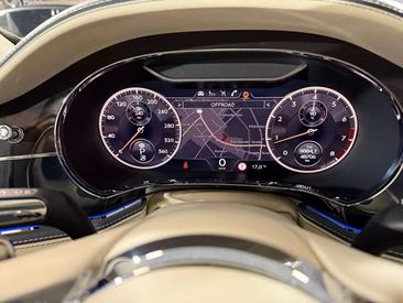 Bentley Flying Spur V8 — photo 22