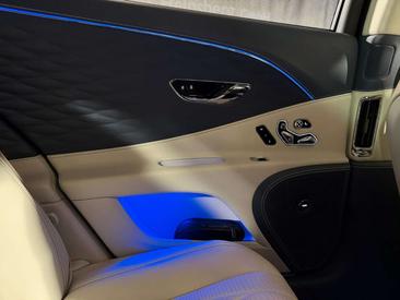 Bentley Flying Spur V8 — photo 24
