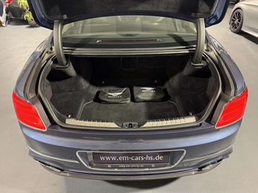 Bentley Flying Spur V8 — photo 27