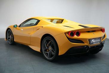 Ferrari F8 Spider — photo 11