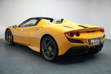 Ferrari F8 Spider — photo 13