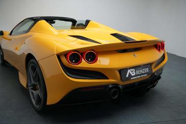 Ferrari F8 Spider — photo 14