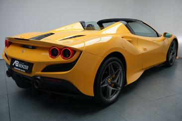 Ferrari F8 Spider — photo 15