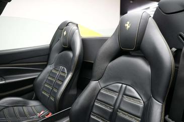 Ferrari F8 Spider — photo 23