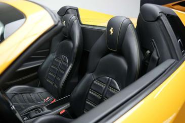 Ferrari F8 Spider — photo 24