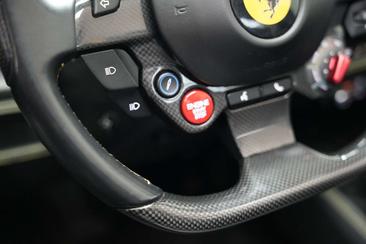 Ferrari F8 Spider — photo 28