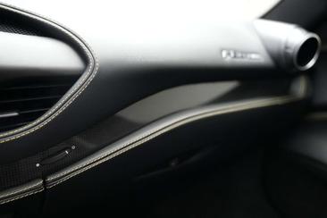 Ferrari F8 Spider — photo 29