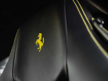 Ferrari F8 Tributo — photo 15