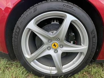 Ferrari FF — photo 9