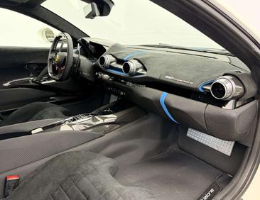 Ferrari 812 Competizione — photo 11