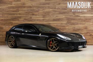 Ferrari GTC4Lusso — photo 4