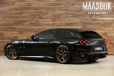 Ferrari GTC4Lusso — photo 12