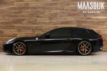 Ferrari GTC4Lusso — photo 13