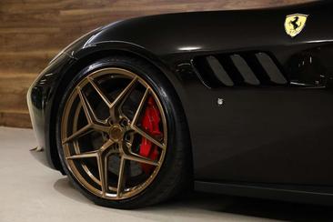 Ferrari GTC4Lusso — photo 16