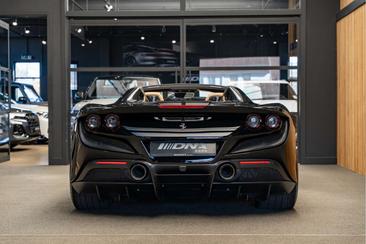 Ferrari F8 Spider — photo 3
