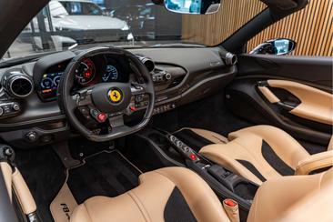 Ferrari F8 Spider — photo 7