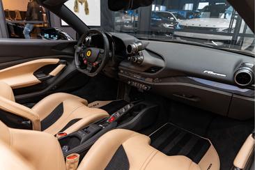 Ferrari F8 Spider — photo 9