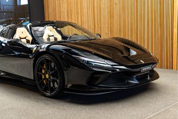Ferrari F8 Spider — photo 10